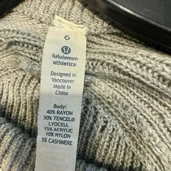 Lululemon women gray knit sweater thumb holes curved hem size 6 perfect! - Picture 10 of 15